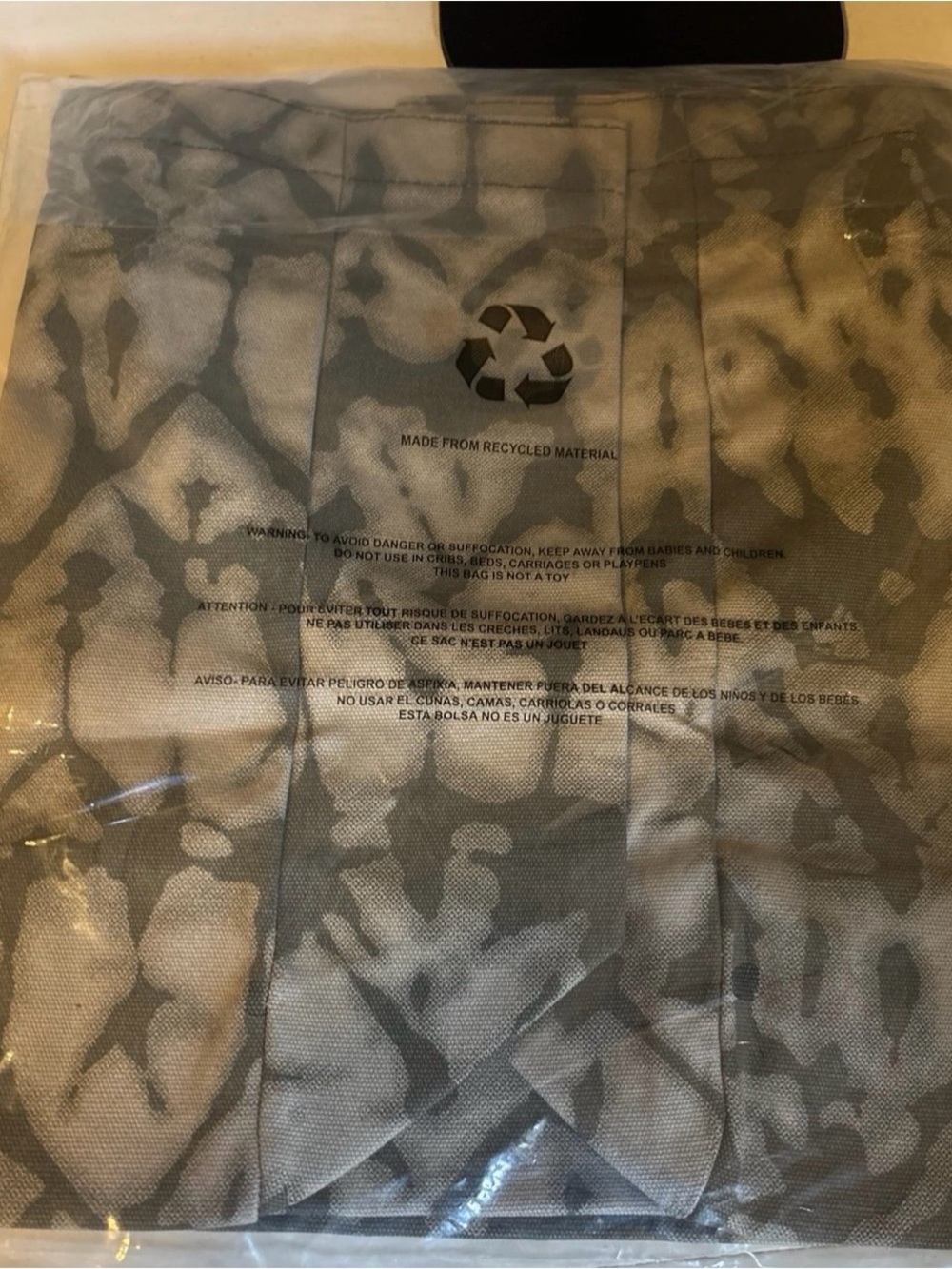 ALO Yoga Grey Tie-Dye Canvas Tote - Picture 2 of 2